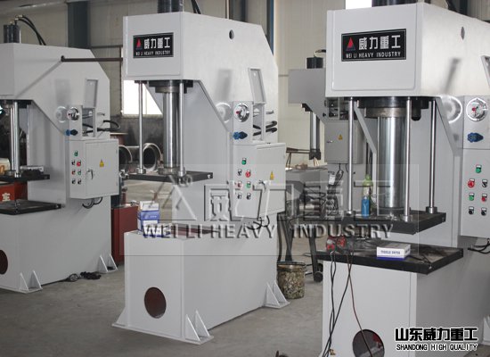 單柱油壓機(jī)廠家車(chē)間拍攝圖2