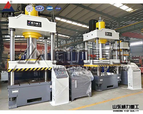 315噸三梁四柱油壓機(jī)設(shè)備廠家車間圖