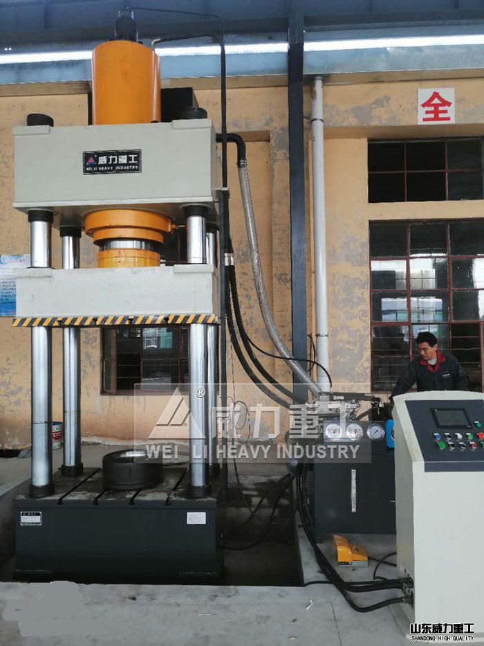 伺服系統(tǒng)在四柱液壓機上的應(yīng)用